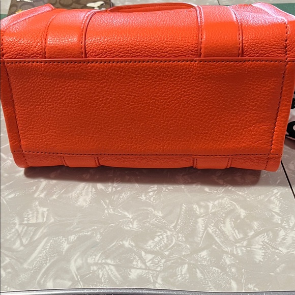 Marc Jacobs Vibrant Orange Tote Bag - Picture 3 of 4